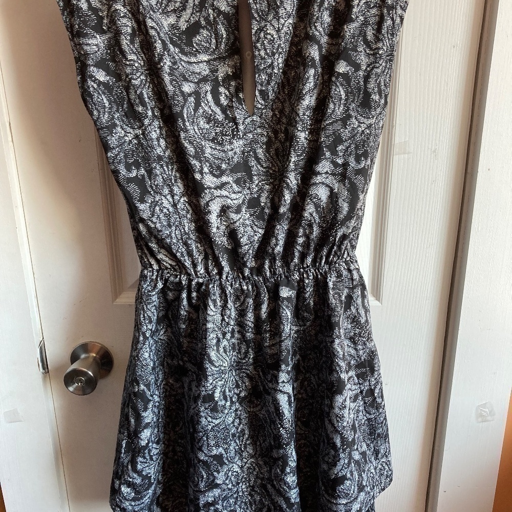 H&M SIZE 4 DRESS - Picture 7 of 10